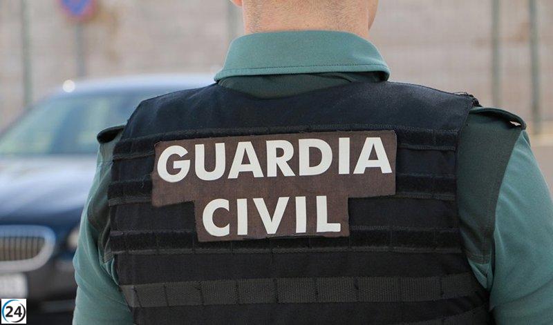 Conductor detenido en Sabiñánigo (Huesca) tras huir y colisionar con vehículo de Guardia Civil.
