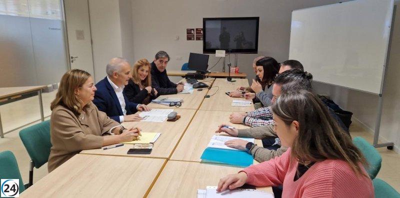 Educación y AMPA del CPI Ana María Navales acuerdan construir 6 aulas prefabricadas en solares adjacentes a la Casa del Barrio