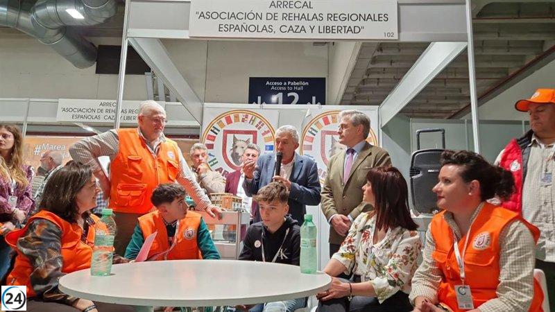El consejero de Agricultura respalda a los cazadores como vital para el control de plagas.