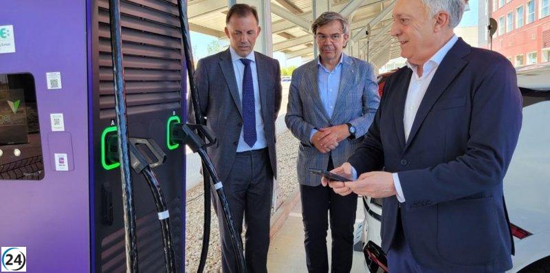 Octavio López defiende la expansión de vehículos eléctricos en Aragón.