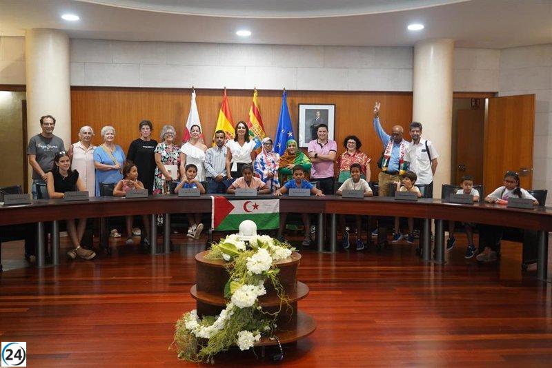 Niños saharauis visitan la Diputación de Huesca en el programa 'Vacaciones en paz'