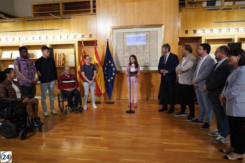 La presidenta de las Cortes se reúne con los paralímpicos aragoneses de París 2024.
