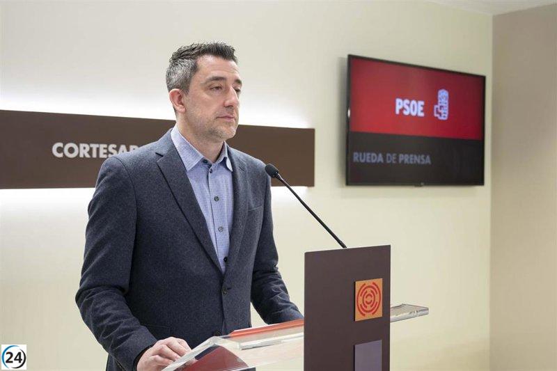 Carpi (PSOE) exige al gobierno del PP un cambio drástico en su enfoque sanitario.