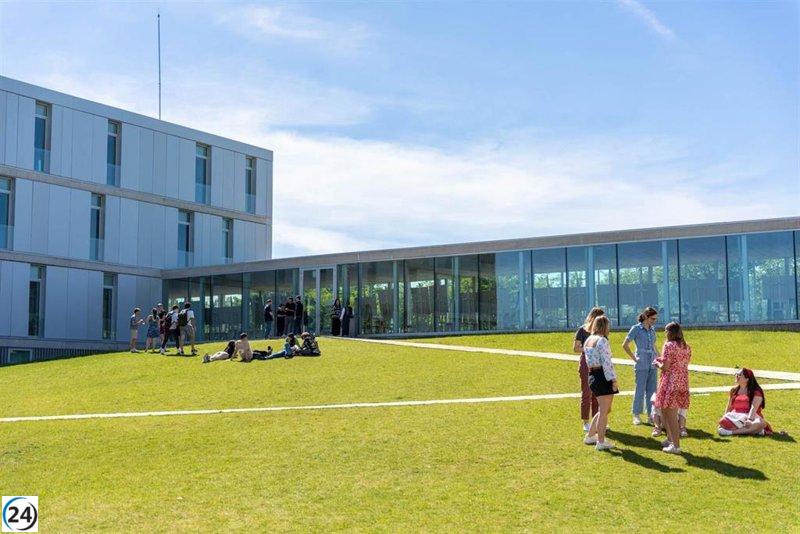 La USJ otorga la Medalla de Oro a las Cortes de Aragón por su papel en su fundación hace 20 años.