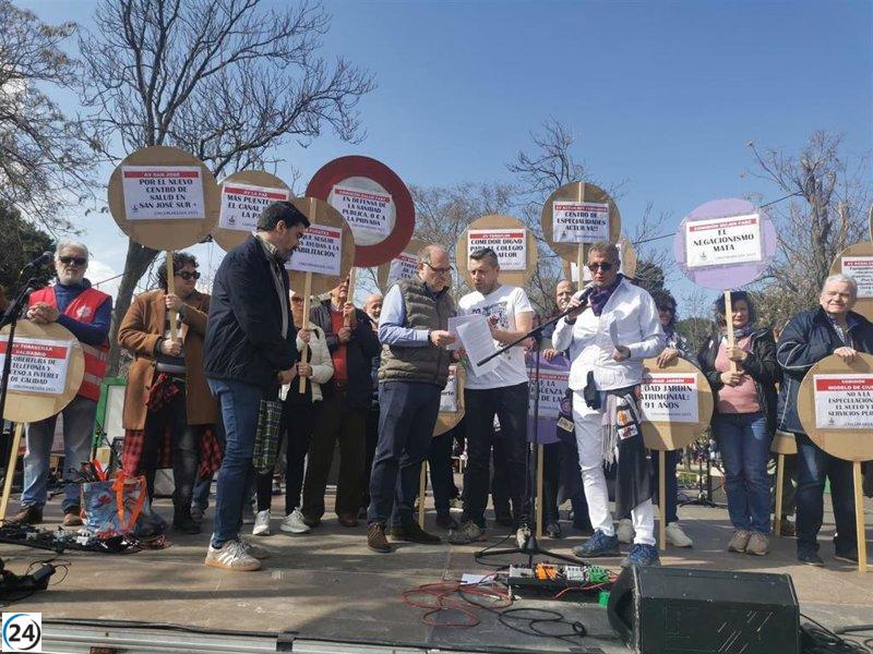El Ayuntamiento de Zaragoza escucha las demandas de la Cincomarzada sobre vivienda y transporte público.