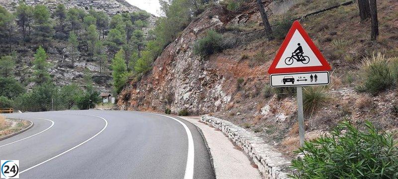 Camino del Cid refuerza la seguridad de cicloturistas con 24 nuevas señales, incluyendo cuatro en Teruel.