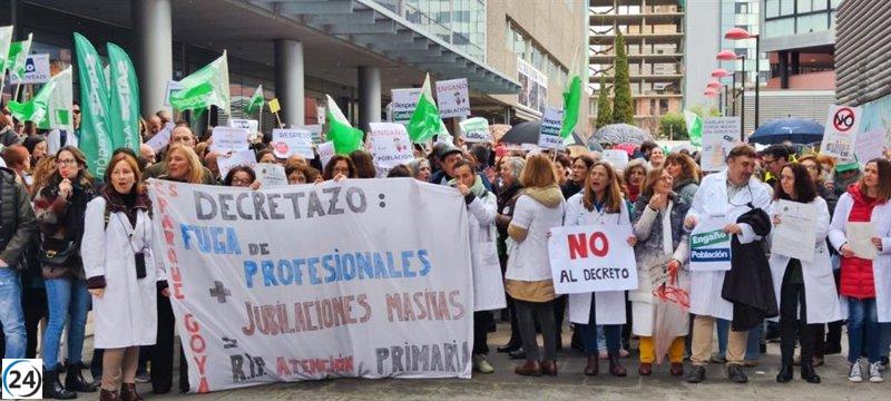 Sanidad reporta un 25% de apoyo a la huelga en Atención Primaria; sindicatos afirman que alcanza el 95%.
