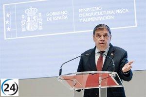 El ministro Planas destaca que el futuro del sector depende de las regulaciones de bienestar animal.