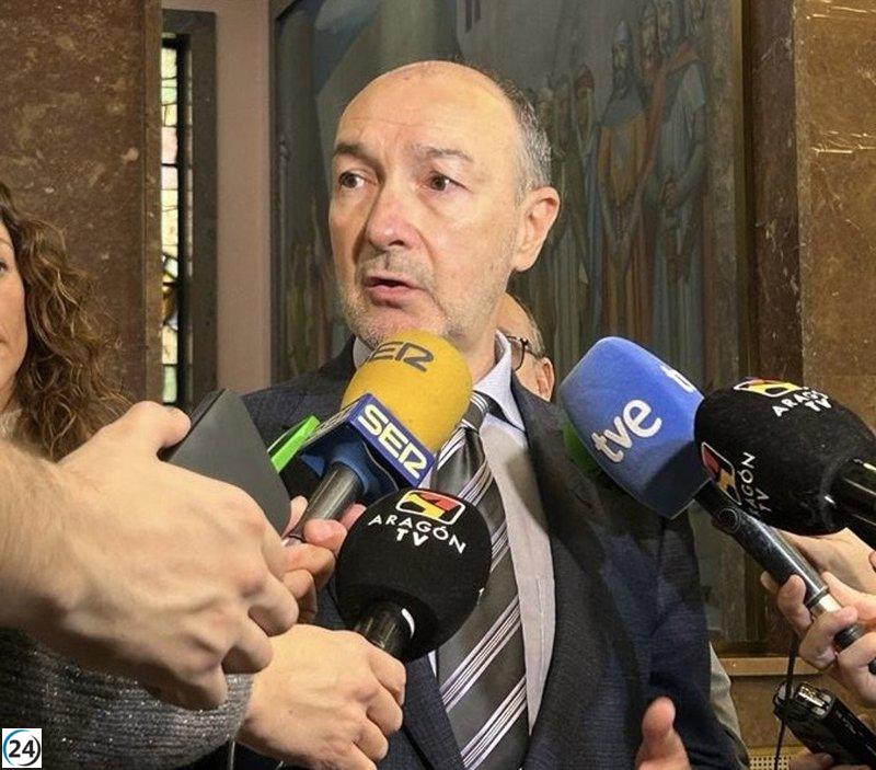 El delegado del Gobierno asegura que la situación de los menores migrantes es una prioridad tanto humanitaria como legal.