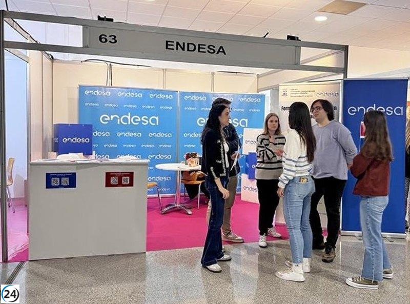 Endesa apuesta por el futuro juvenil en ExpoTalent 2025 de la Universidad de Zaragoza.