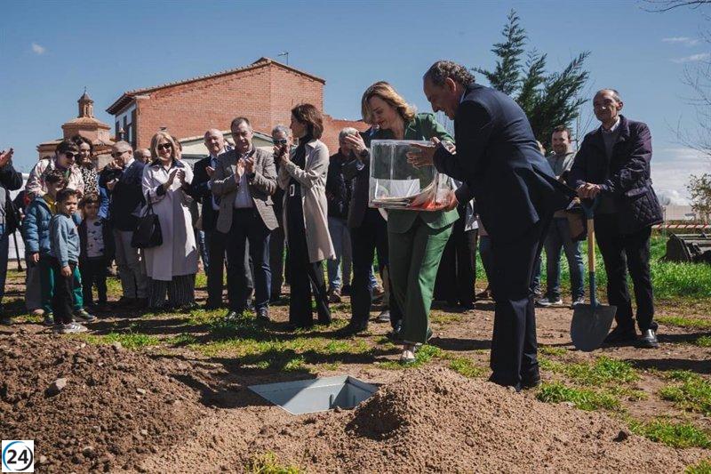 Alegría subraya en Azuara la necesidad de que las administraciones favorezcan el desarrollo rural.