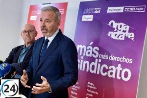 Azcón critica la postura de VOX sobre Trump al considerarla ajena a los intereses españoles.