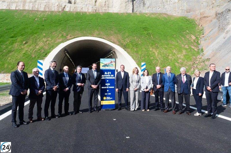 Óscar Puente abre nueva carretera entre Sigüés y Tiermas, con una inversión de 70,5 millones.