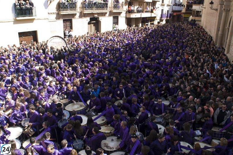 Calanda alista su celebración con túnicas, tambores y la cobertura de 40 medios.