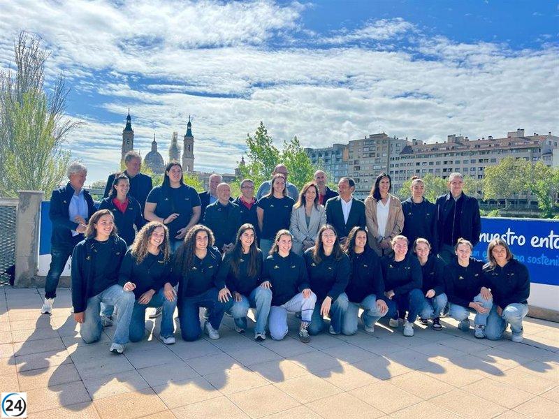Chueca resalta el legado de 100 años del CN Helios en el apoyo a la Selección femenina de waterpolo.