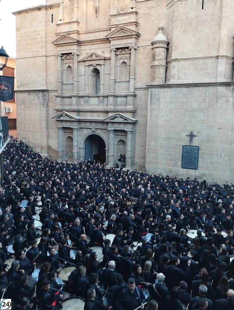 La emotiva celebración de Jesús Resucitado cierra con broche de oro la Semana Santa en Andorra (Teruel).