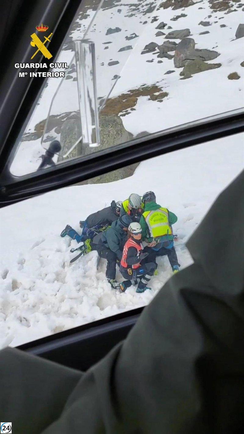 La Guardia Civil rescata a 17 excursionistas en el Pirineo aragonés durante las vacaciones de Semana Santa.
