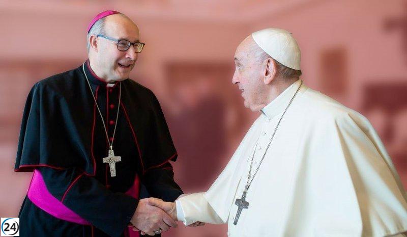 El obispo de Teruel reconoce a Francisco como un líder moral mundial.