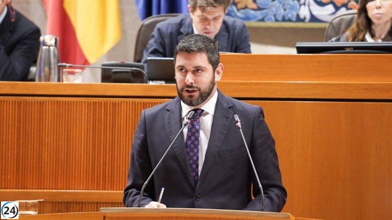 Vox defiende monumentos y placas como la Cruz de Bezas ante la
