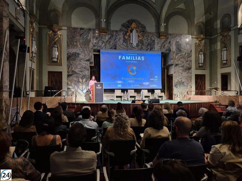 Congreso en Aragón resalta la necesidad de controlar el uso de pantallas y abordar temas de prevención del suicidio y neurociencia en las familias.