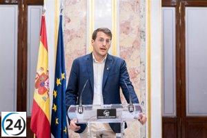 Jorge Pueyo (CHA) interroga al Ejecutivo español sobre cómo los aranceles de Trump afectan a la economía de Aragón.