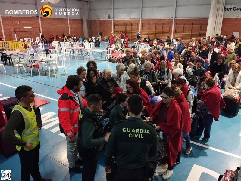 El Gobierno y autoridades locales salvan a 305 pasajeros del AVE en Zaidín.