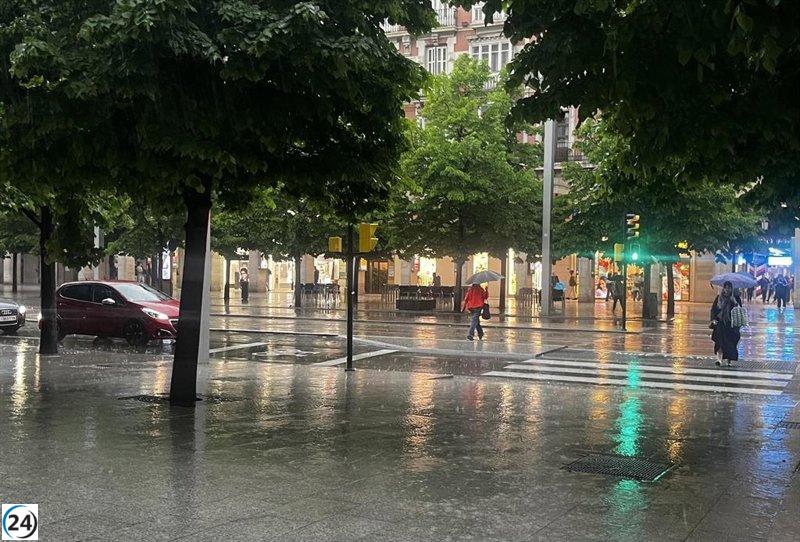 Intensas lluvias inundan las calles de Tarazona.
