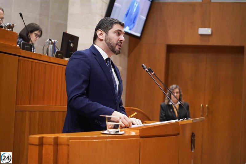 Nolasco (Vox) opina que el Gobierno de Aragón respaldará el ajuste del reparto de menores migrantes por parte de Rego.
