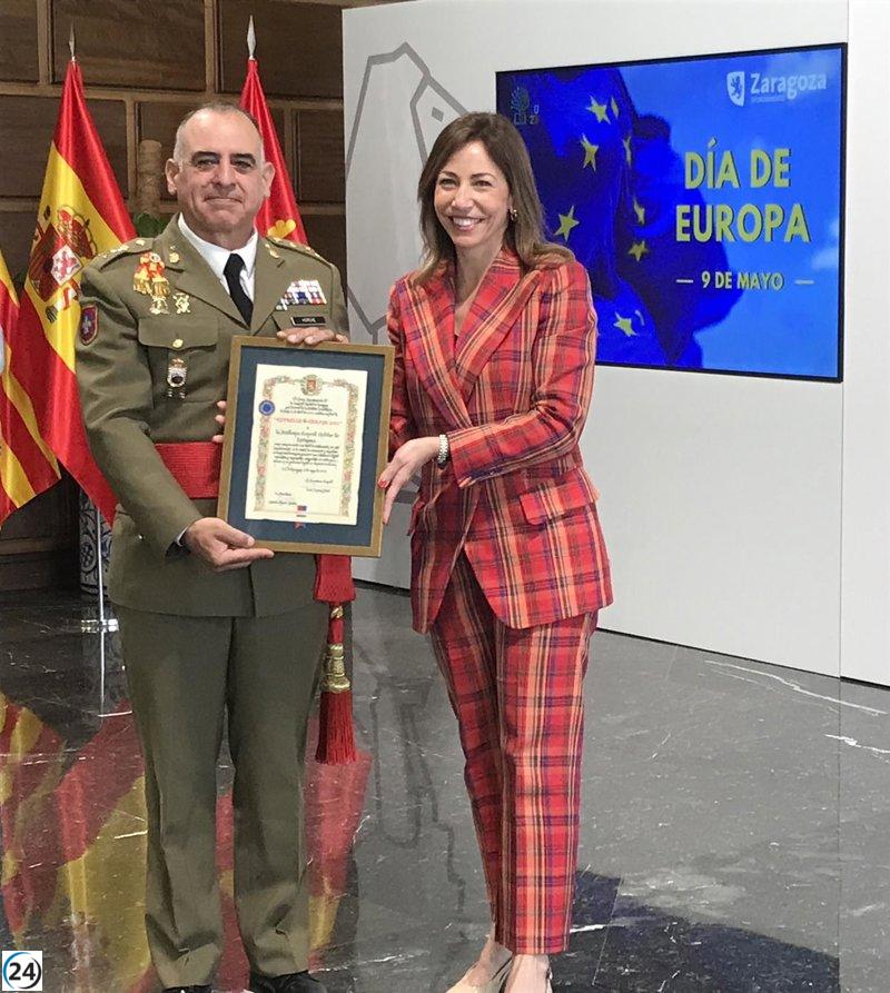 Chueca otorga el Premio Estrella de Europa a la AGM por su dedicación a la paz y la seguridad.