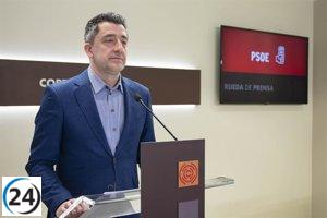 Carpi (PSOE) asegura que las infraestructuras sanitarias aún no se han materializado.