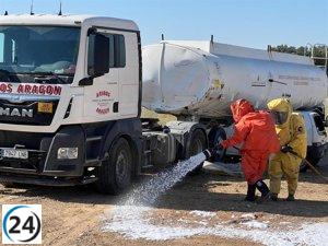Simulacro de accidente con sustancias peligrosas: Los Bomberos de Zaragoza en acción en Peñaflor.