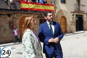 Nolasco aclara a Bermúdez de Castro que Vox no respaldará los presupuestos sin detalle y espera que Azcón intervenga.