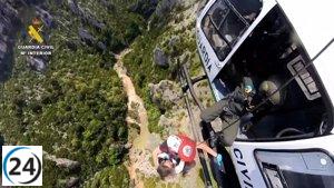 Intervención exitosa en Huesca: joven barranquista estadounidense de 20 años es rescatada tras lesión.