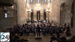 La Banda de Música de la Sierra de Algairén rinde homenaje a los monasterios aragoneses en el Monasterio de Piedra.