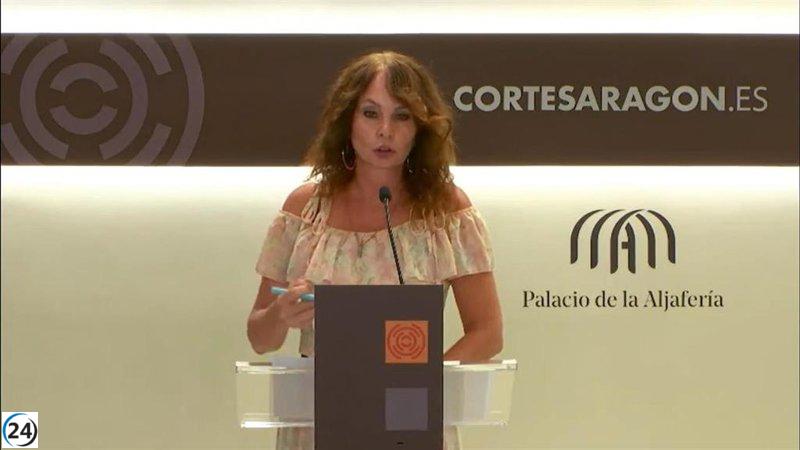 El PSOE exige la renuncia de Carmen Herrarte tras sus polémicos comentarios en redes sociales.