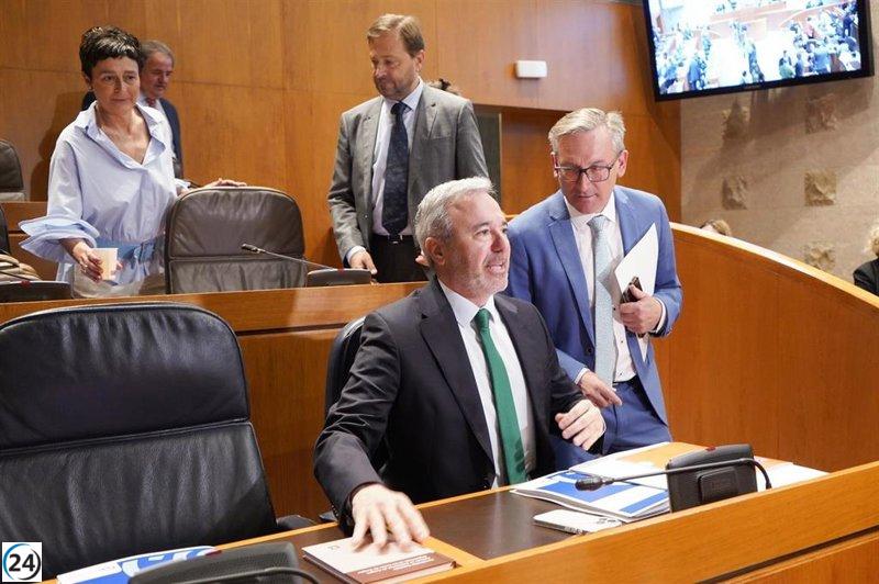 Jorge Azcón denuncia la falta de ética del PSOE en su ataque a la democracia.