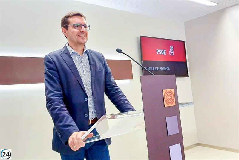PSOE denuncia a Azcón por ocultar detalles de la prórroga presupuestaria y advierte sobre posibles recortes en salud y educación.