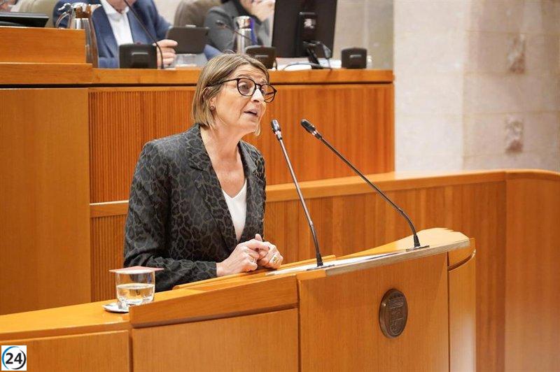 Zamora (PSOE) critica a la ultraderecha por obstaculizar el avance en derechos LGTBI.