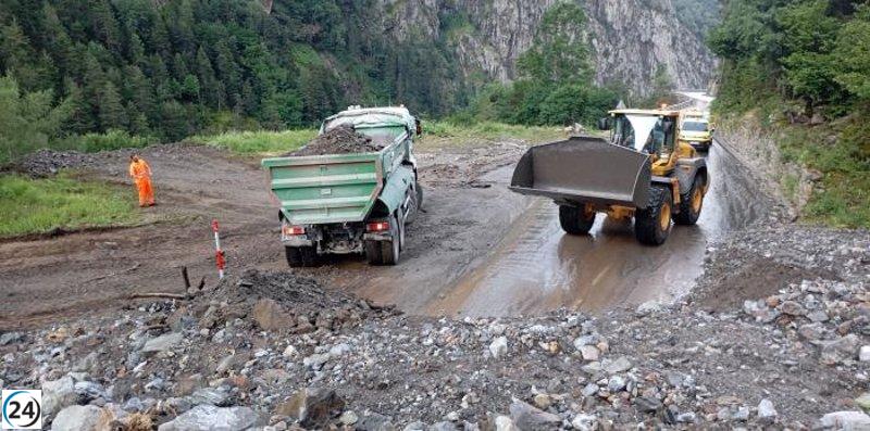 Rehabilitación urgente de la A-2606: Carreteras avanza en siete frentes para restablecer el acceso al Balneario de Panticosa.