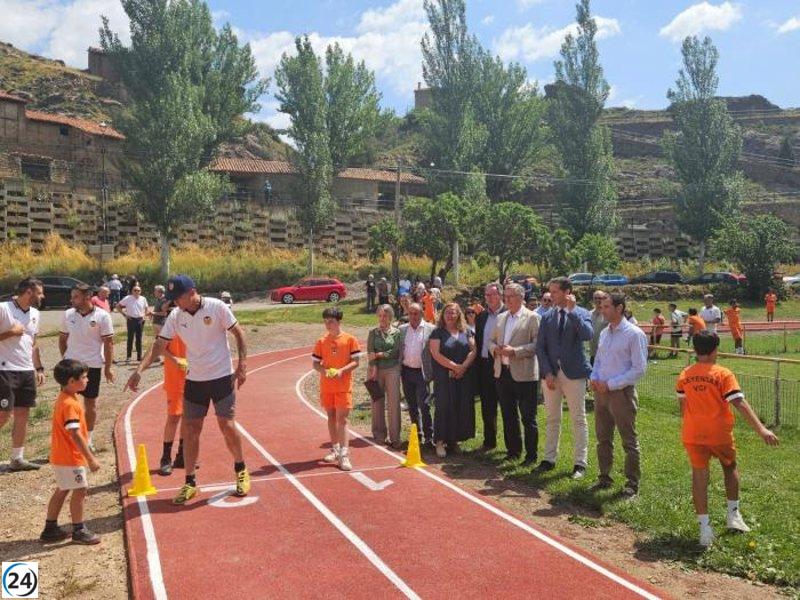 Alcalá de la Selva inaugura moderna pista de atletismo para entrenamiento en altura.