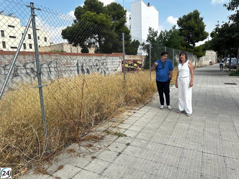 PSOE insta a Chueca a cumplir con la meta de 7.000 viviendas públicas asequibles y a enfrentar el desafío de la vivienda.