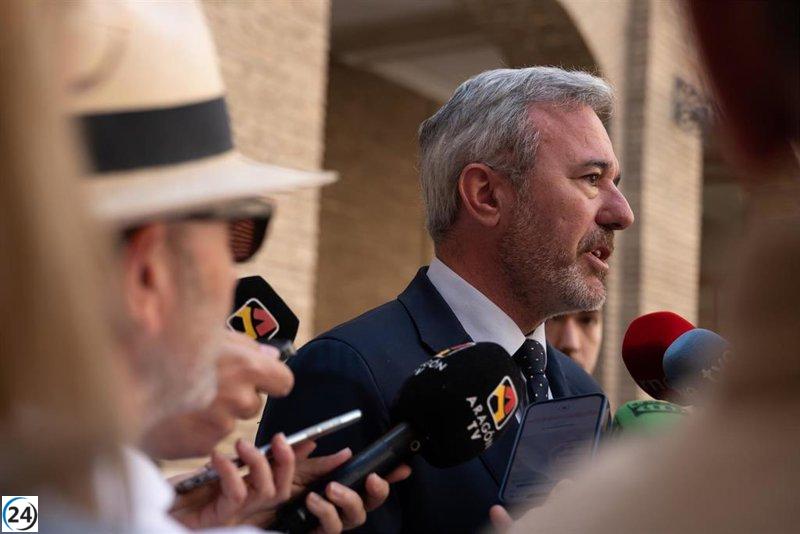 El PSOE critica a Jorge Azcón por su falta de compromiso durante la dana, llamándolo 'MAzcón'.