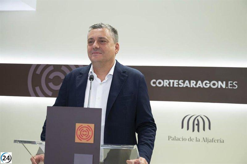 El PSOE pedirá la renuncia de Azcón en un pleno extraordinario en las Cortes de Aragón.
