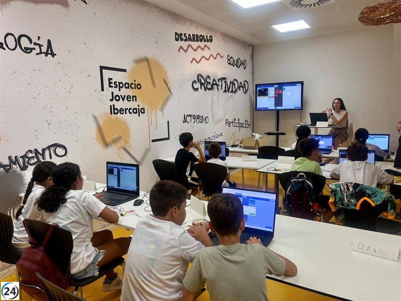 Casi 250 niños descubren la tecnología sensorialmente en el campamento de verano de Fundación Ibercaja y Microsoft.