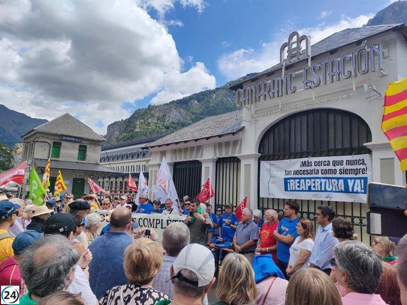 Cien ciudadanos de Canfranc instan a Francia a concluir el tramo faltante del paso internacional.