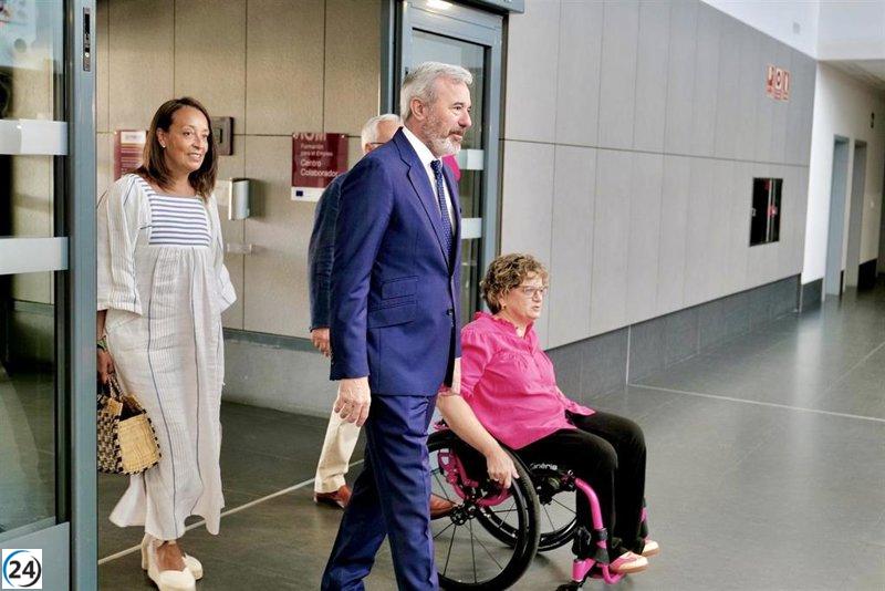 Azcón sostiene que cumplir con el reparto de menores migrantes es 
