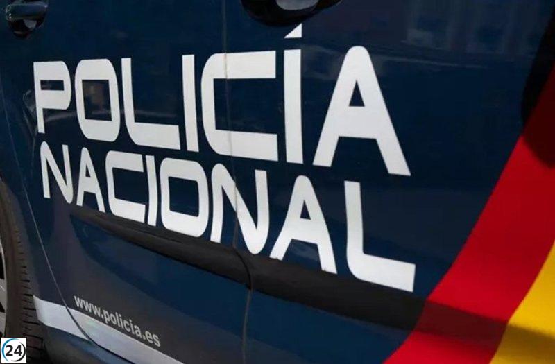 Mujer en Zaragoza queda libre con condiciones tras ser arrestada por robo de tarjeta y fraudes.