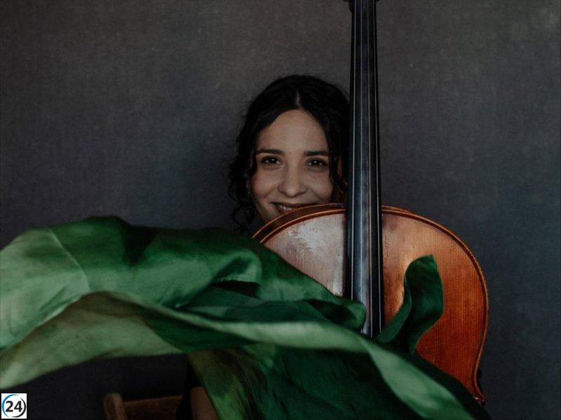 Iris Azquinezer llevará su violonchelo al Festival en el Camino de Santiago en Bolea, Huesca.