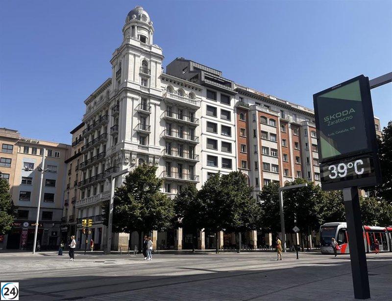 UGT critica al Ayuntamiento de Zaragoza por prohibir trabajos en la calle durante las olas de calor.