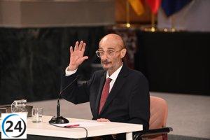 Reyes Maroto rinde homenaje a Lambán, mientras Ayuso expresa su aprecio personal y político.